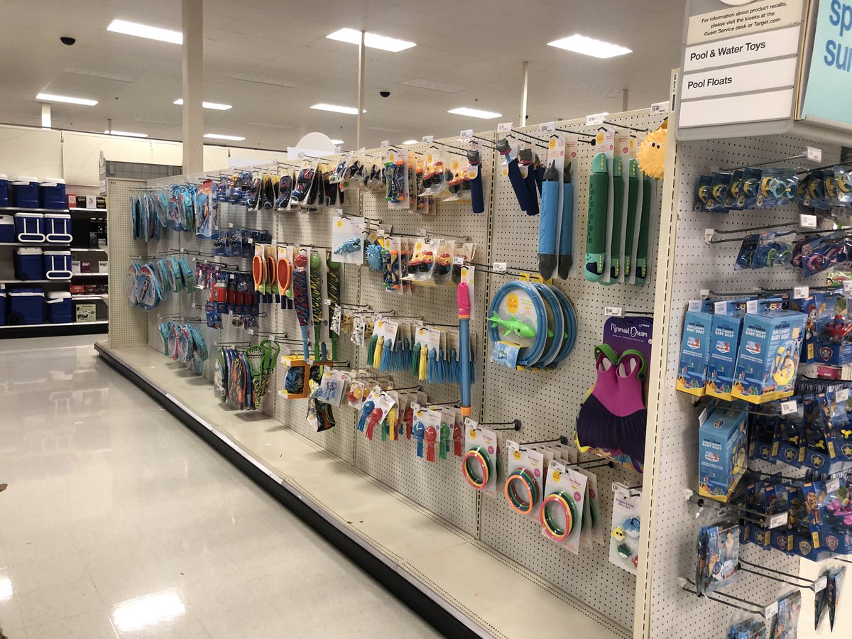 TheTargetBrian's tweet image. 1842 We finally got to clean up mini seasonal.
#brand4daze.                                           #superflex.                                                  #keepitkrispy @palayeva @Audrey_Och @RachelH1842