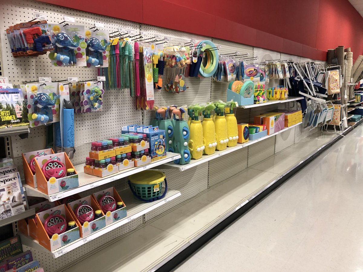 TheTargetBrian's tweet image. 1842 We finally got to clean up mini seasonal.
#brand4daze.                                           #superflex.                                                  #keepitkrispy @palayeva @Audrey_Och @RachelH1842