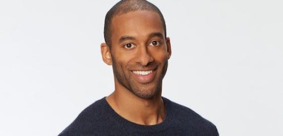 Introducing the FIRST BLACK BACHELOR... for season 25. tvscorecards.com/bachelor-seaso…