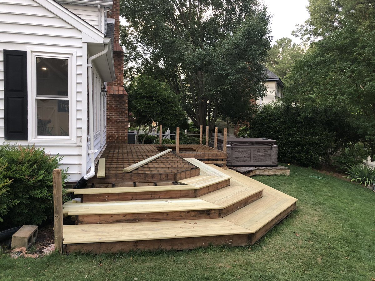 olegkal's tweet photo. @ProfDrKSchulte @ThomasBarle Looks very nice Klaus! IAlso, great looking wood for the project - no visible knots, not warped, and pretty thick for deck boards. I am in the middle of the same project. Great way to take one’s mind off of COVID etc. Learning as I go... https://t.co/m4DBBzaze3