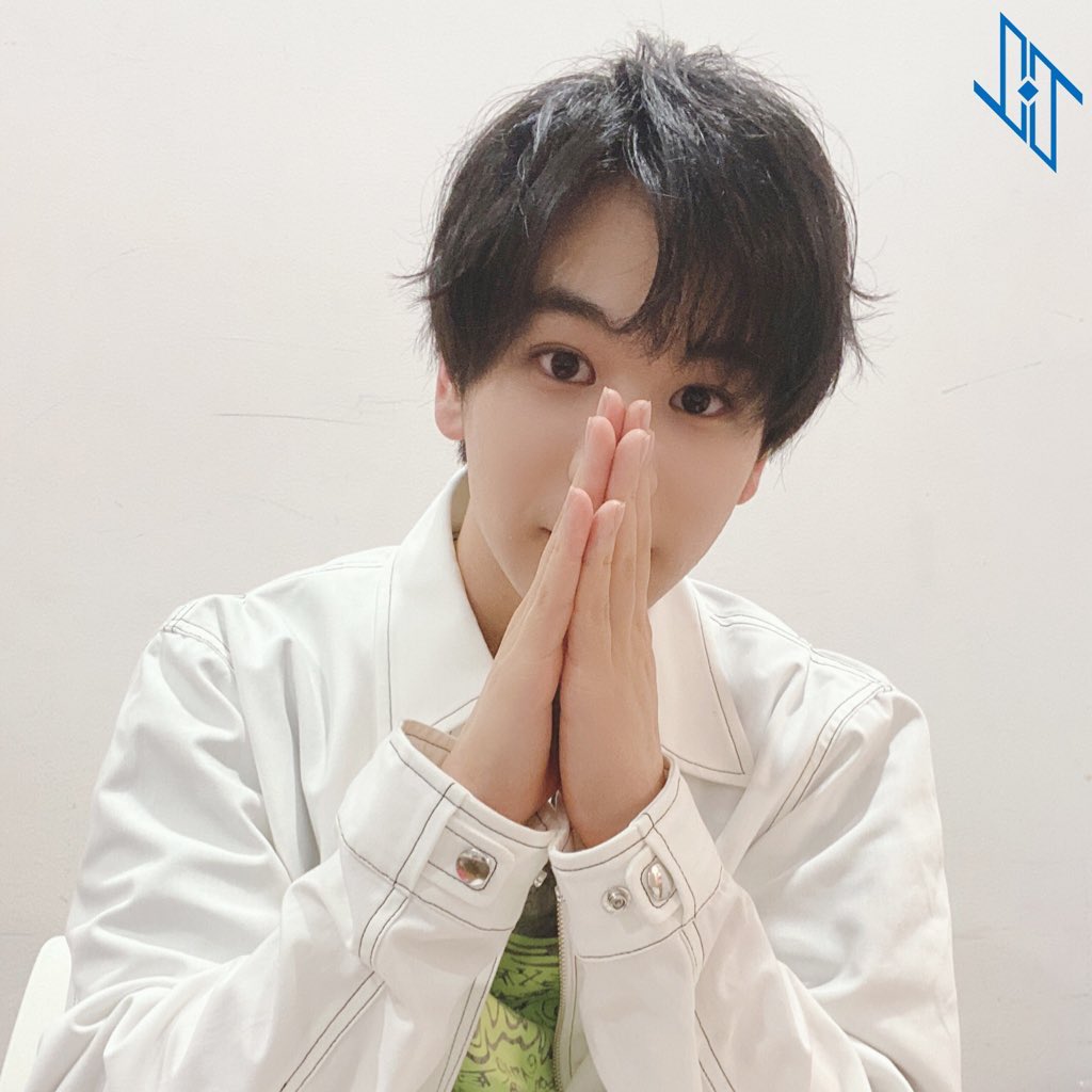 Name: Mamehara Issei ( 豆原 一成 )Birthday: May 30, 2002Hometown: OkayamaFinal PD101J Rank: 1Position: Group Visual Center, VocalistColor: RedEmoji: Charm point: His mole↳ 1-Minute Interview! ↳ Let’s cook Jam! 