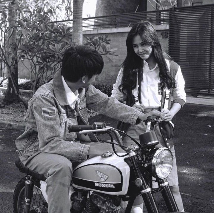 tiresthyl's tweet photo. Quotes Milea: Suara dari dilan 

[Thread] in Indonesia https://t.co/anvGjiIDuI