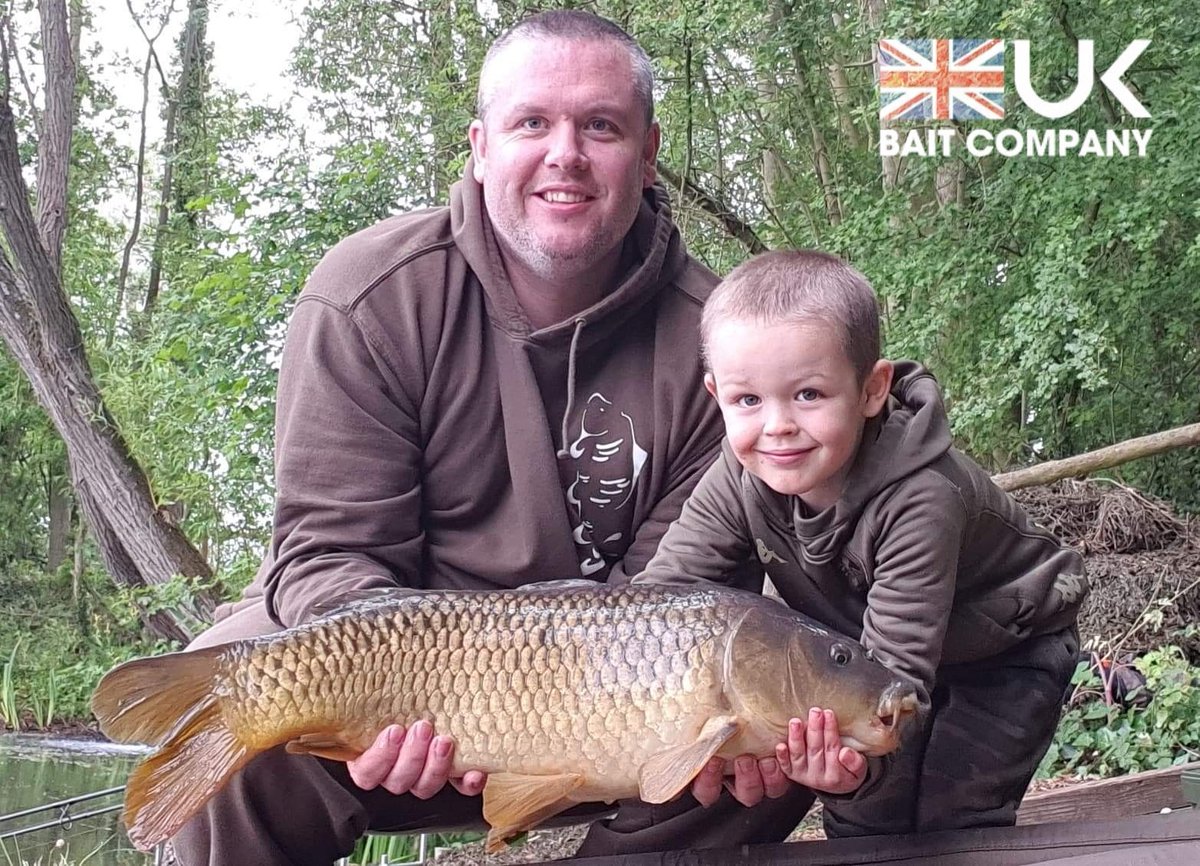 UKBaitCompany's tweet photo. π₯THE FUTURES BRIGHTπ₯
Team member Dan Tatum and his son have been on the bank. Landing this fine common using a PRO-NUT hookbait over a scattering of SA-1. Great to see the youngsters getting involved πππ£
#UKBAITCOMPANY #SA1 #PRONUT #FIX8 #VIPPARTICLES #WHENQUALITYMATTERS https://t.co/tHqryvIfB6