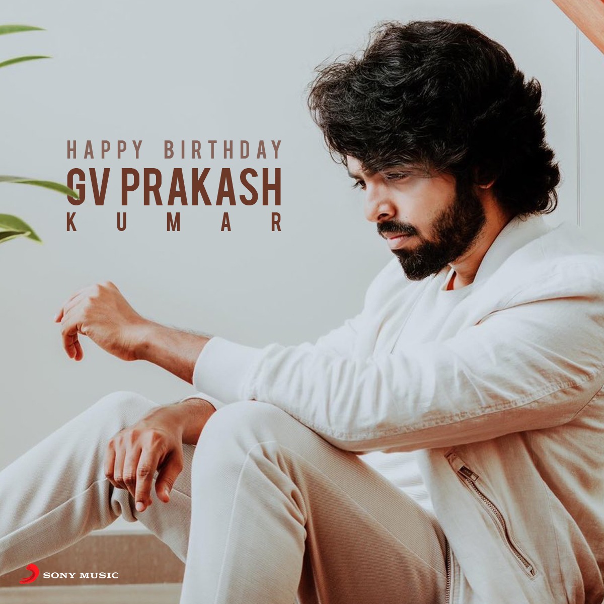 SonyMusicSouth's tweet photo. With tunes that refuse to leave you and performances that are memorable, here's to the name that stays -  @gvprakash! 💯

Wishes for a phenomenal year ahead! 🎉🎊🎼

➡️ https://t.co/e43DfNmxIy

Watch out for a special surprise coming your way in 1️⃣ hour! 🥰

#HBDGvPrakash https://t.co/LBn9Syh3Hz