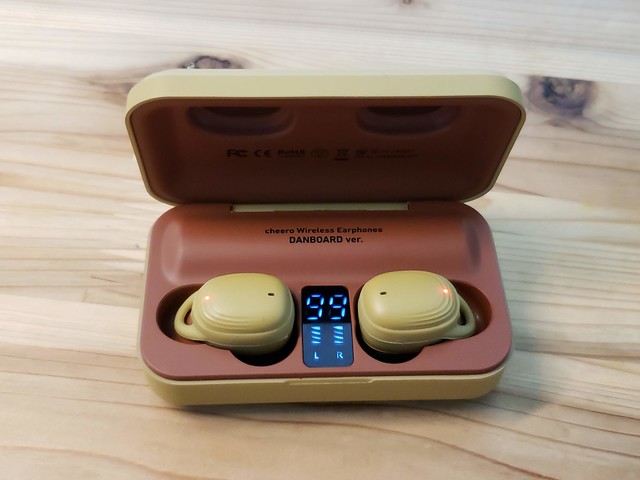 livedoornews's tweet photo. 3000RT：【かわいい】ダンボーの完全ワイヤレスイヤホンがcheeroから発売！
https://t.co/rvwISRke4P

価格は税込み5980円。イヤホン本体に右・左の表記のあるモデルもAmazon限定で発売される。 https://t.co/H6YimO7Hb0
