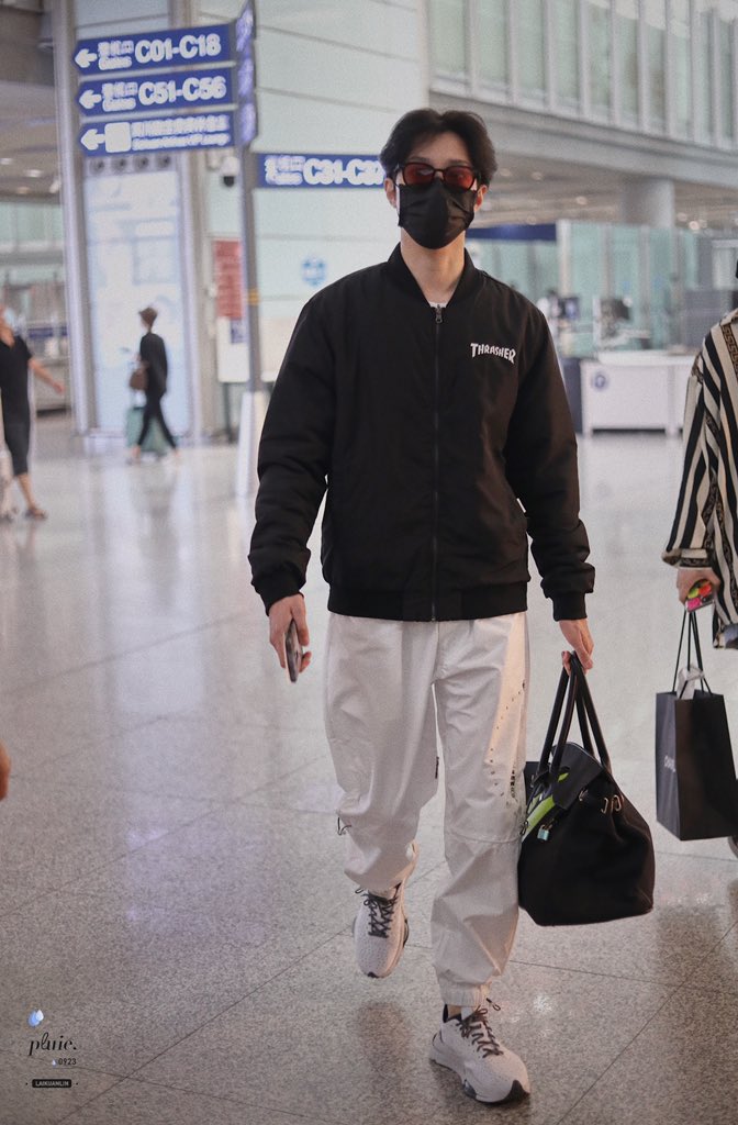 200613 ✈️

#라이관린 #賴冠霖 #LaiKuanlin