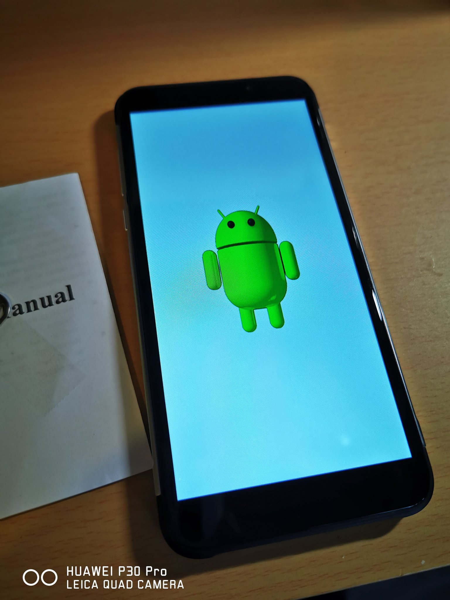 なおみ Nex3 5g 無名の中華スマホ届いた 起動画面からもう笑ったなんなんこれw 背面はオールプラでカメラは一つダミー 側面の銀色の部分は金属だった このツイに連ねてレビュー書いてくわ T Co L1ajsqgqf4 Twitter
