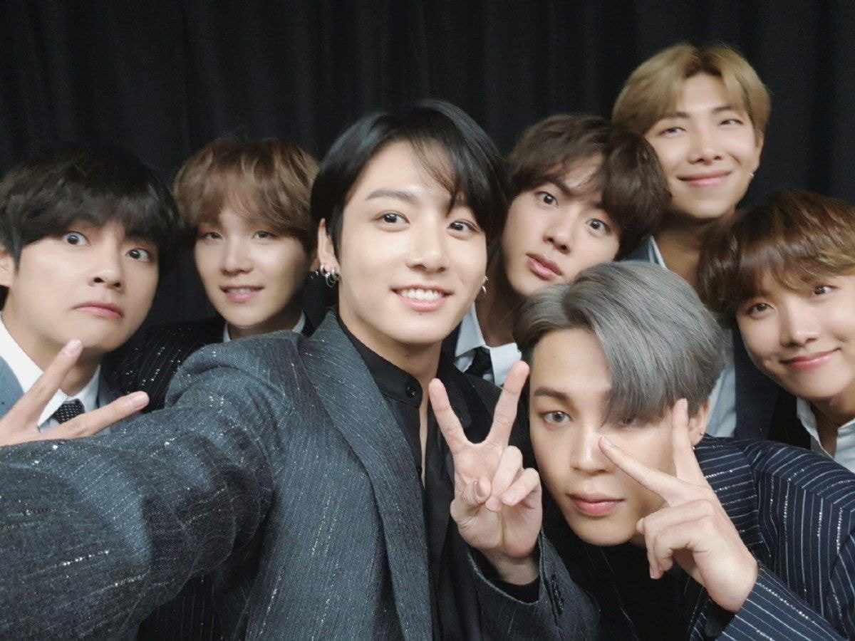 bts_j95s's tweet photo. 7周年おめでとう💜💜💜💜💜💜💜

今日のVエプはメンバー全員がゲストだ😍

明日のバンバンコンも楽しみだね❣️

#BTS
#BTS7thAnniversary 
#BTS7thYearAnniversary https://t.co/uXj0gDSK5q