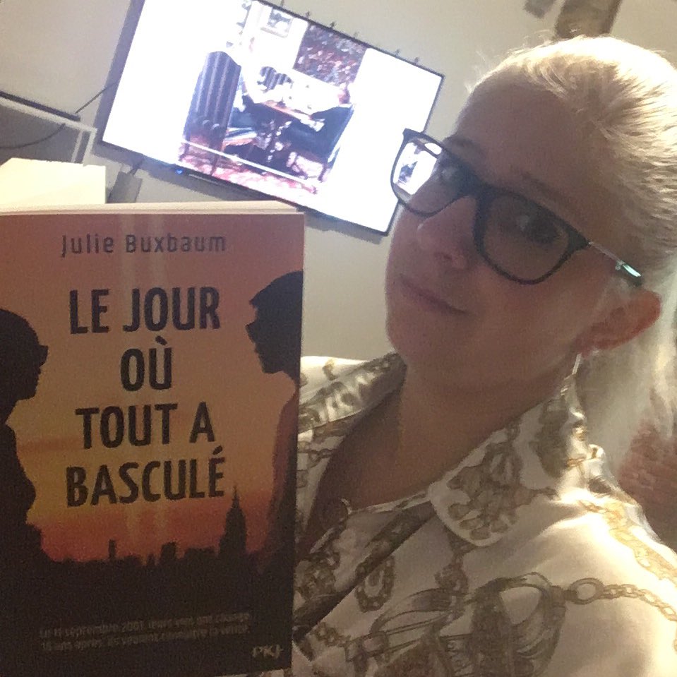CarolineGirau16's tweet photo. Est ce que je l’ai chère juste pour le titre ? Ouiiii
Est ce que c’était aussi naze* que le jour où tout a basculé à la télé ? Ouiiiiiiiiii 😂😂😂
*ce mot c’est juste pour la blague. Je n’ai pas adoré, mais la dernière partie rattrape l’ensemble.
#Samedidecommenter #lecture https://t.co/AyZ7kdzw12