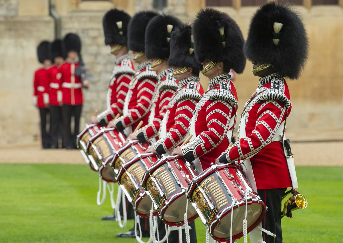 RoyalFamily's tweet image. The Queen enjoying today’s military ceremony at Windsor Castle, held to mark Her Majesty’s Official Birthday. 👇