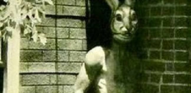 حتى ان بعض الفيدوهات التي وجدوها كان يقوم فيها بتعذيب الأطفال بطرق بشعة جداً لا تستطيع تصورها ، فمنها انه كان يقسم الأطفال الى نصفين بمنشار كهربائي ومنهم من يجبرهم على شرب الدم وكثير من الأمور البشعة الأخرى ...