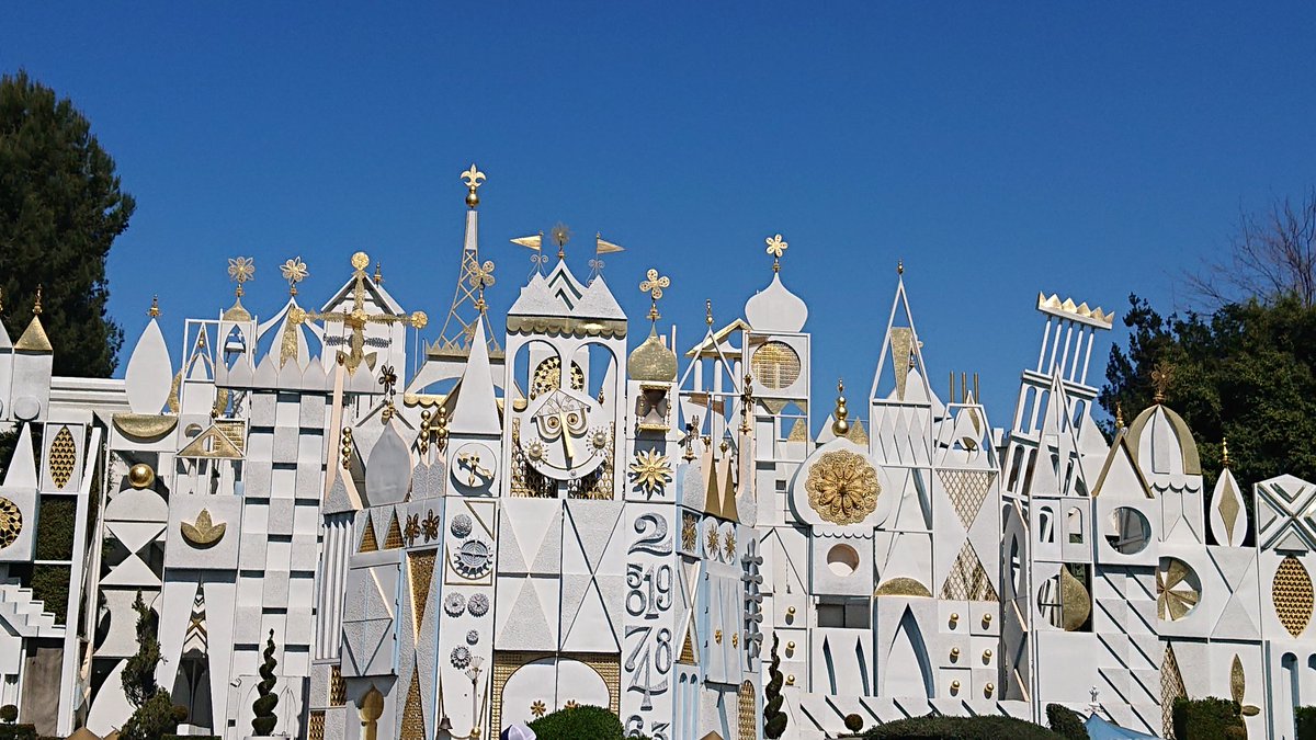 てねーる 1964年のニューヨーク万博でウォルト ディズニーはいくつかのアトラクションを提供しました これらのうちいくつかは 現在もディズニーランドのアトラクションとして残っています