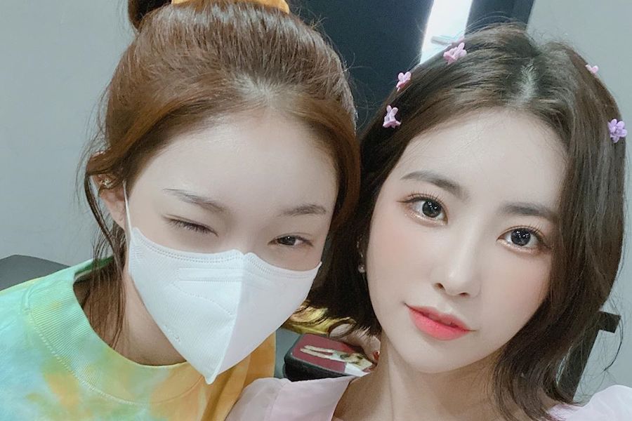 soompi's tweet photo. #Chungha Shows Her Support For #DIA’s Comeback
https://t.co/Sm61aSgSCK https://t.co/ktP95a98BX