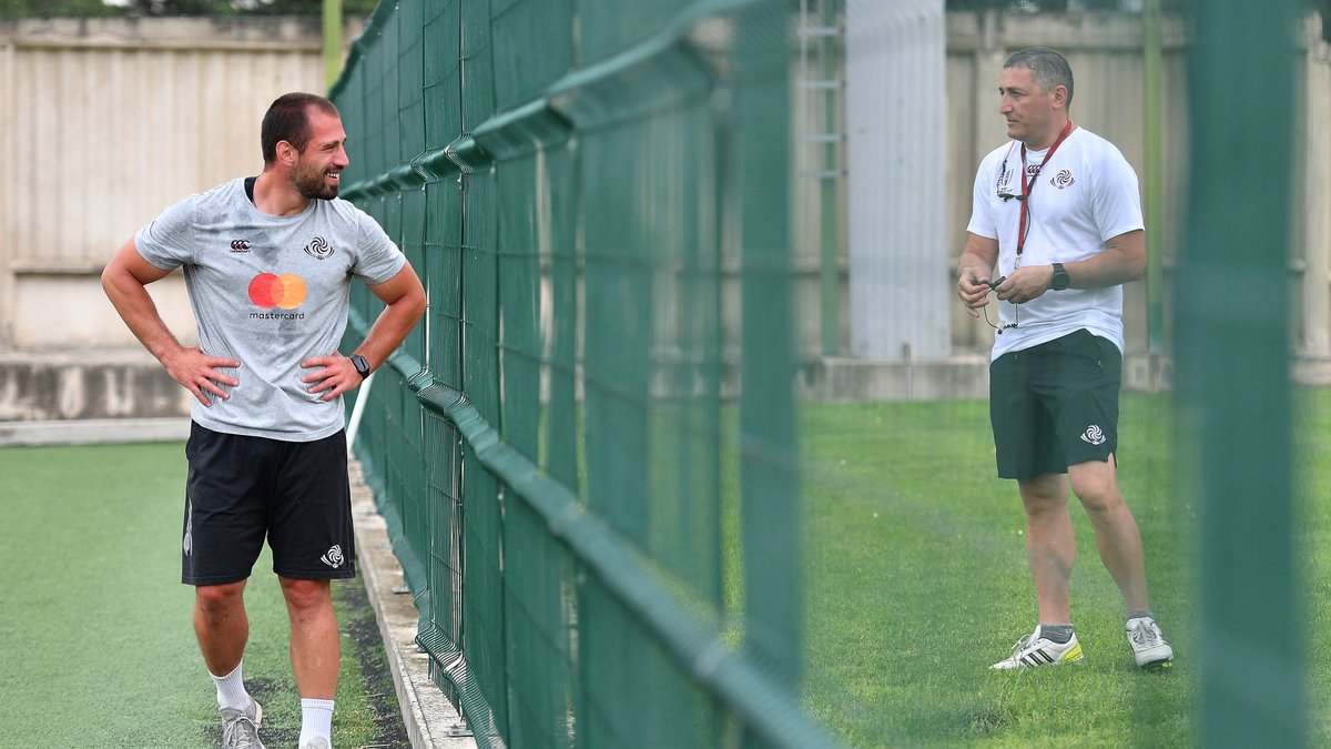 #SocialDistansing by #GeorgianRugby 🇬🇪 After 3-month pause #TheLelos are back to training in accordance with National Health Care & @GovernmentGeo recommendations at #Shevardeny HP base 🏉 Check out full 📸 gallery by @TamarPhoto here ➡️ bit.ly/3dU2mey