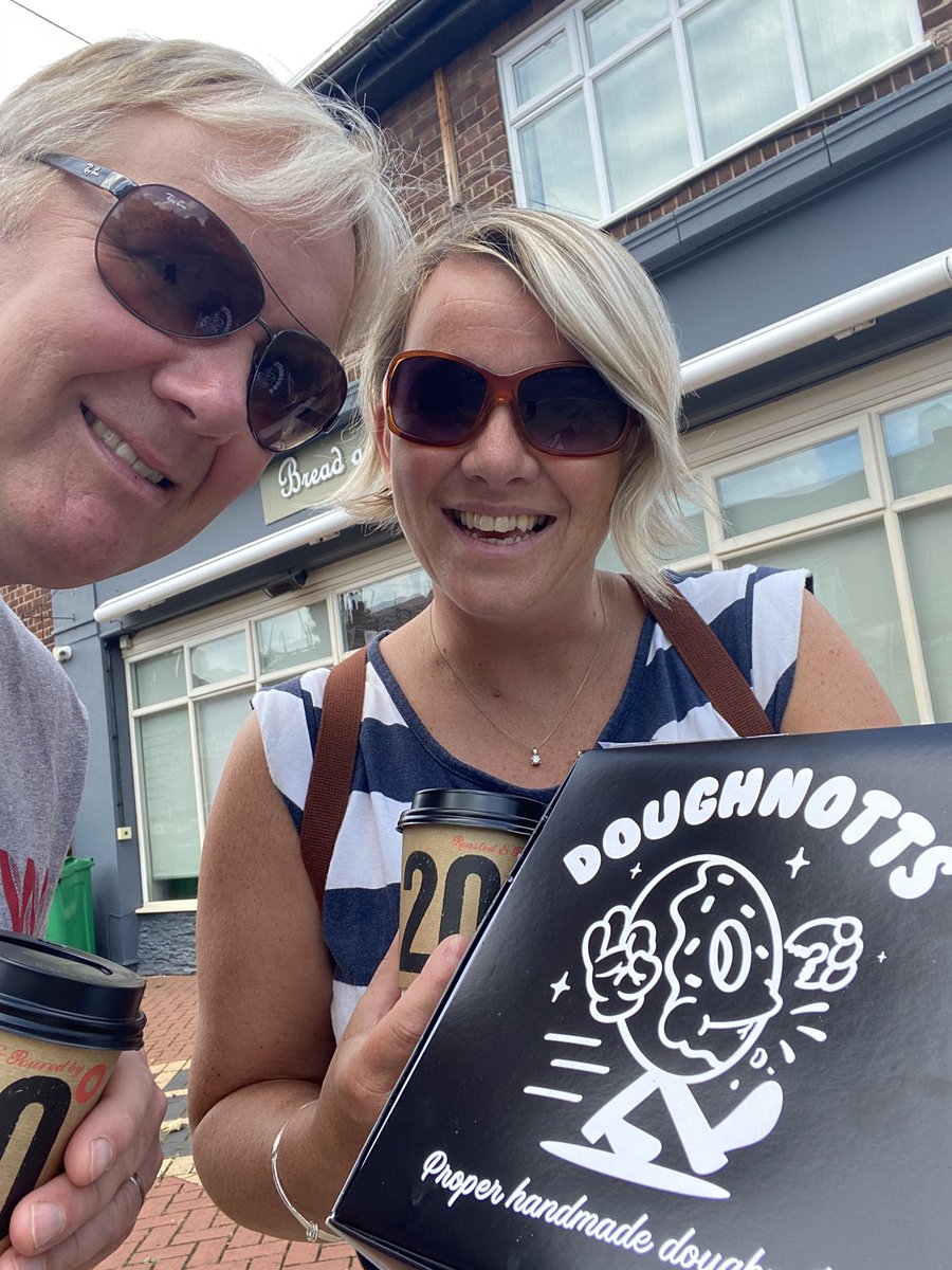 ClareTh43172848's tweet photo. Supporting Nottingham’s local businesses. A lovely Saturday morning  in WB! ☀️ 💕 🍩 ☕️ @Doughnotts @200degs @AntMagpies https://t.co/QazFDrdw7A