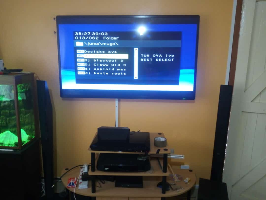 decor_nairobi's tweet photo. Tv mounting services.
#tvmountingnairobi
#glammyhome
#homeglam
#AzziadOnSelina https://t.co/OxSpifan39