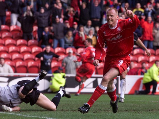  #FACupMemories Series 2 No. 13Today's EXCLUSIVE  #FACup Memories are provided by a former  #PremierLeague player who, amongst other achievements, scored an FA Cup goal for his hometown club to knock out Manchester United.Andy Campbell https://facupfactfile.wordpress.com/2020/06/13/fa-cup-memories-series-213-andy-campbell/