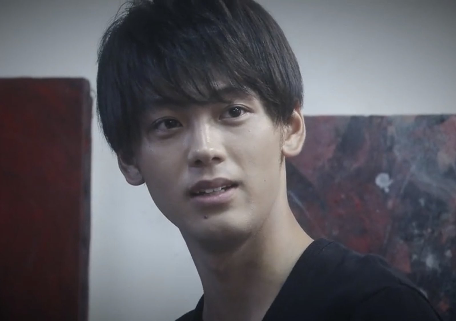 な な 口の悪いぶっきらぼうな話し方 大きな体長い手足 生い立ちや現状の辛さを表す憂いのある表情 でも優しさが隠しきれない表情 最近では珍しいくらいの男らしさ コミカルな演技や可愛さまで 麦野初くんのあの雰囲気 空気感は竹内涼真さんだから