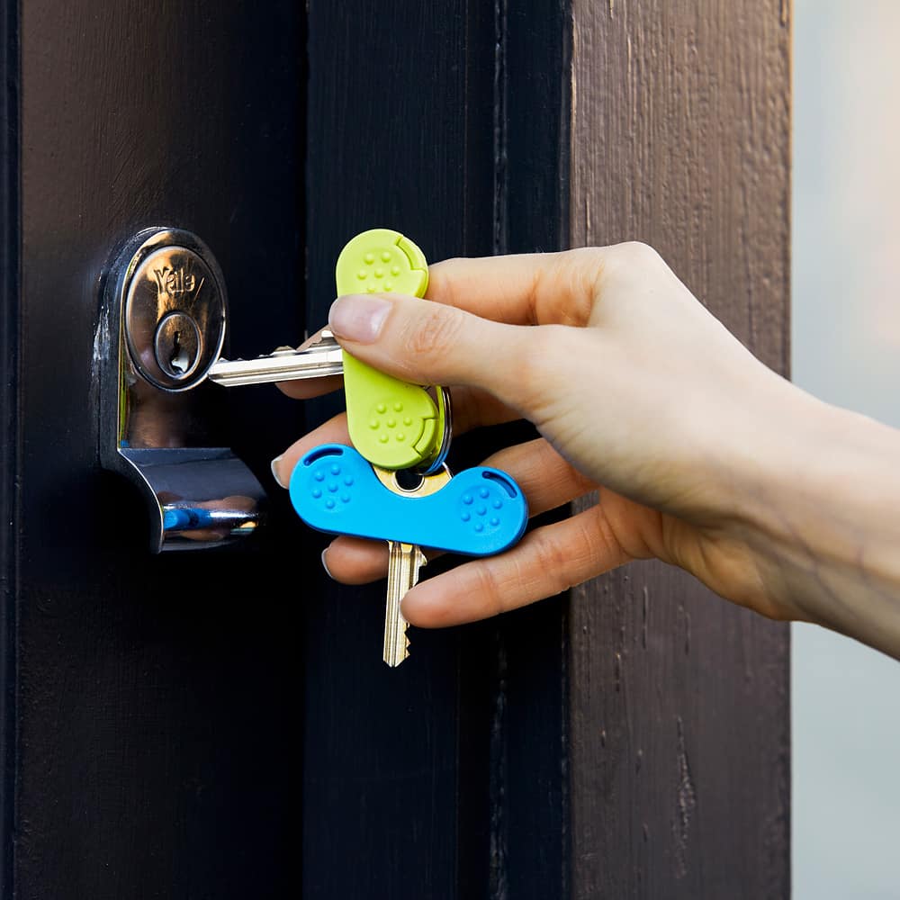 the_Keywing's tweet photo. Turn keys with ease. The Keywing halves the strength required to grip & turn keys. Because getting in the house shouldn't be such a pain.
β’
β’
β’
#Keywing #Gripwithease #Arthritis #Rheumatoidarthritis #RAwarrior #Fibrowarrior #Mswarrior #Spoonie #Locksmith #Occupationaltherapy https://t.co/pQbaDURLnG