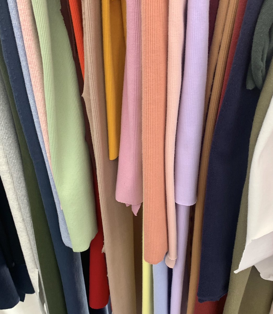 BubblesxMakeup's tweet image. วันนี้ตามพี่สาวมาซื้อผ้าร้าน 863 TEXTILE อยู่ตรงซอยสุขสวัสดิ์35 ผ้าสีน่ารักมากก 🎨🧤👚🩳 ร้านดังๆในไอจีหลายร้านก็ใช้ผ้าร้านนี้ มีแบบให้เลือกเยอะ ผ้าสวยๆเยอะเลย