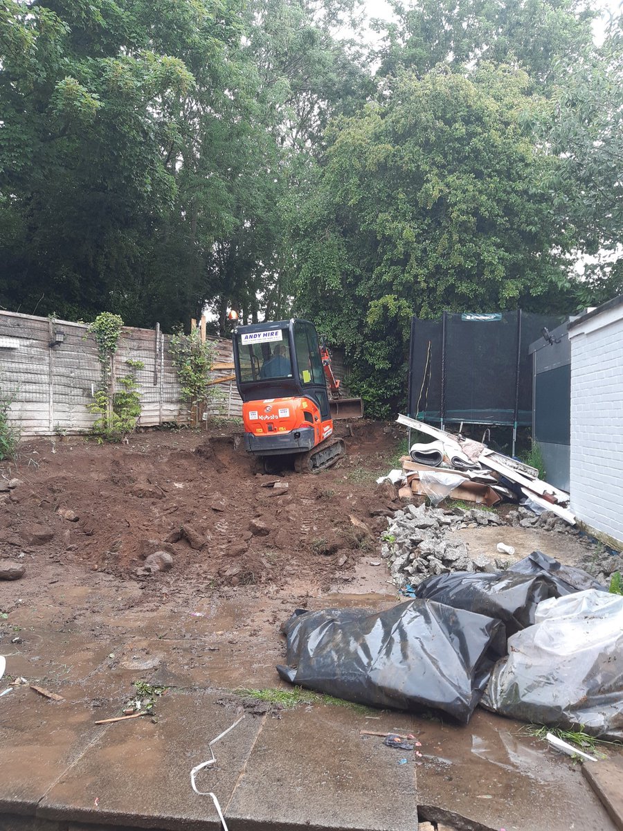 renea_VistryNW's tweet photo. Who knew mini diggers were so cheap to hire! Time to tackle my geographically challenging garden  #WeekendProject #MistakesWereMade #BusmansHoliday #CutAndFill https://t.co/6en1P5vfkE