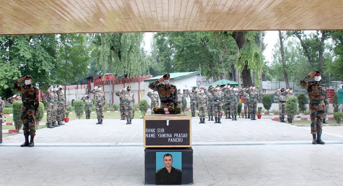 #ChinarCorpsCdr &amp; all ranks paid homage to Sub Yamuna Prasad Paneru at BB Cantt. The gallant warrior made #SupremeSacrifice in the line of duty at Gurez on 11 Jun.
He was an accomplished mountaineer and had conquered Mt Everest, Nandadevi &amp; Kailash.

<a href="/adgpi/">ADG PI - INDIAN ARMY</a> <a href="/NorthernComd_IA/">NORTHERN COMMAND - INDIAN ARMY</a>