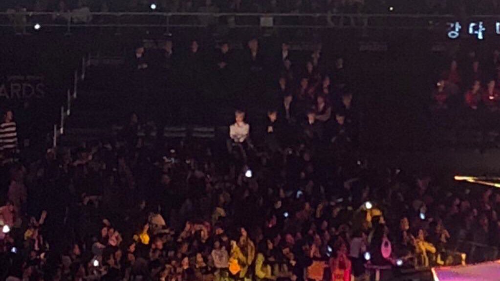 meowjimi's tweet photo. jimin is glowing https://t.co/2Gt7iK3mU9