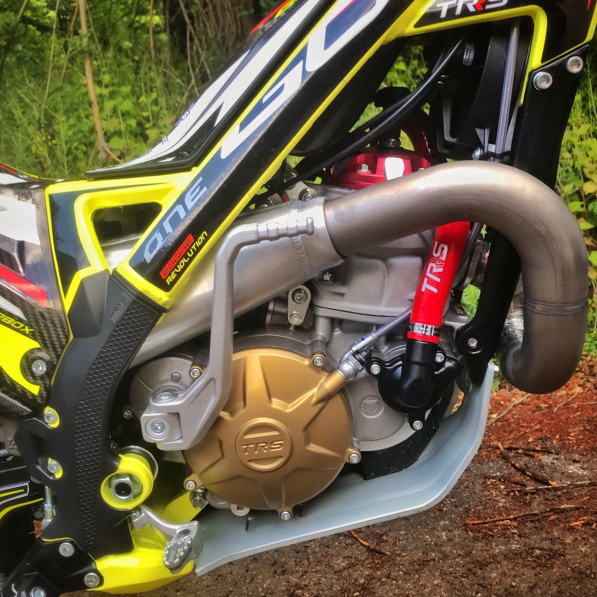 bvm_trialsport's tweet photo. The first batch of Golds landed in the UK this week with an electric start version with our name on it! 😍 #trs #trials #trsgold #teammichelin #newbikeday #trialshop #bikeshop #offroad #moto #specialedition #electricstart See how quick and easy it starts on the button! https://t.co/aeUWJoDjGW