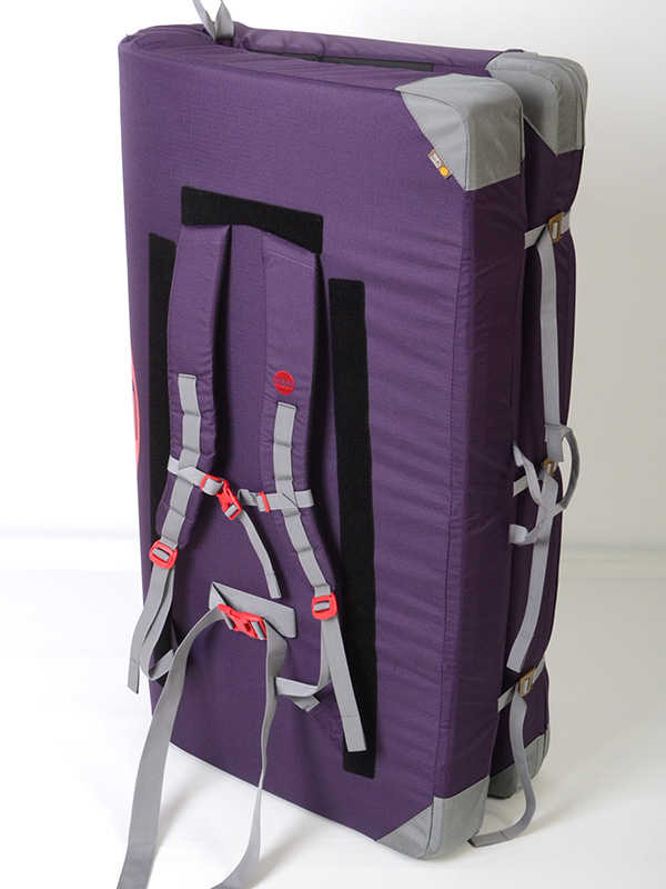 Edge And Sofa Boulderingpark 久しぶりにmoonクラッシュパッド 各モデル入荷しました 一番小さなプルート 100cm 100cm 厚み8cm は斜め掛けも出来て2枚目にもおすすめ 最大サイズのサターンは圧巻のキングサイズ 悪い下地で威力を発揮します T