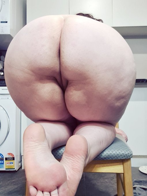 Which of my holes do you want to cum inside? 🥰 https://t.co/n3r6INKAjz