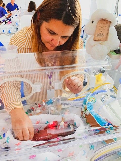 Blisscharity's tweet photo. When few people outside neonatal units can easily understand your experience, Melanie describes in this blog how uniquely strong friendships can develop between the parents inside them: https://t.co/JbNMnRFC5i https://t.co/Zt2ZYP4uNl