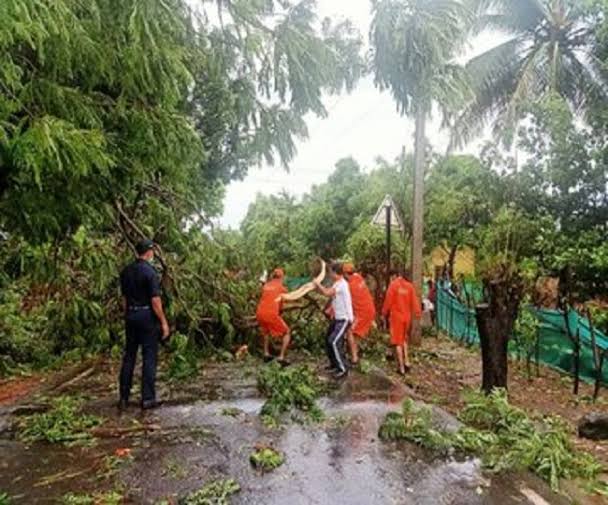 Till date Modiji have not visited the areas affected by #CycloneNisarga nor provided any help. 

In WB, Modiji had a visit on the 3rd day, whereas its being 9days we are awaiting for the visit/help. 

Is this partiality coz of the upcoming elections Modiji?? 

#MaunModiMissing