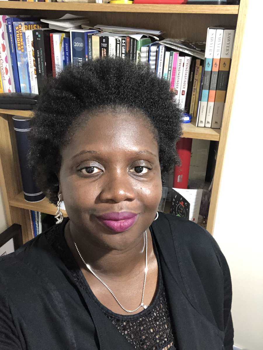 ololade1524's tweet photo. There’s a difference between my natural hair and the professional look hair that colleagues get to see everyday. The struggle is real! Kudos to the black ladies that have managed to find authenticity in their daily hairstyle. 👊🏽👊🏽👊🏽I hope to get there too...someday #weekendhair https://t.co/sDQD95vbin