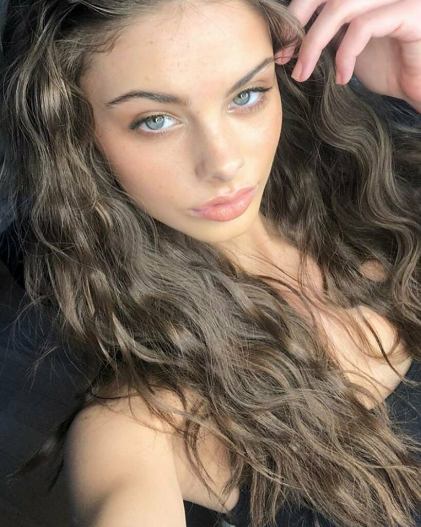 MEIKA 👽 on Twitter: "Saturday nights 🖤🖤 https://t.co/6DKQvPlf6Q https ...