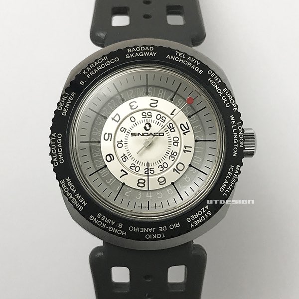 utdesign's tweet image. SINDACOのklokersみたいなのキタ！箱、取説、ギャランティー付きのデッドストックだ、な事サイトにアップしました。
utdesign.net/sindaco/
 #jumphour #worldtimewatch