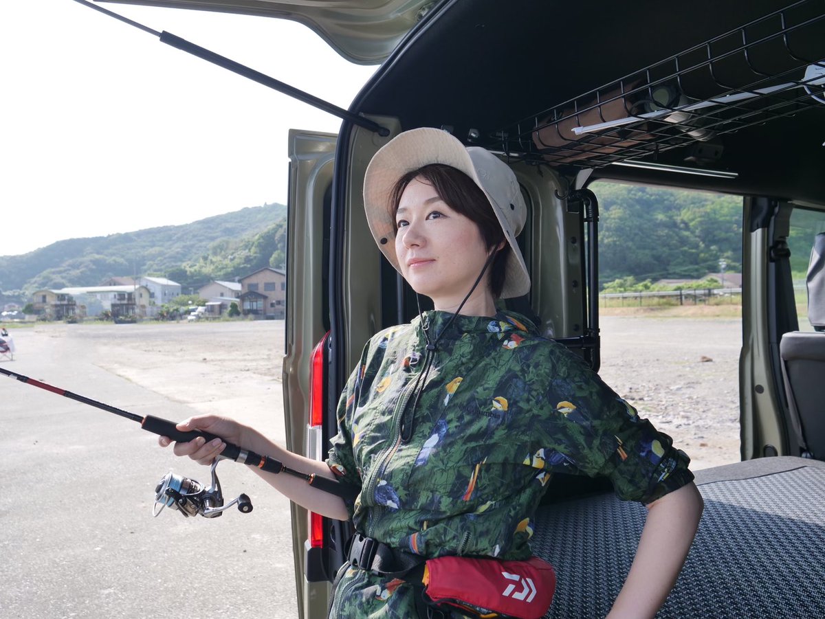 O Xrhsths ちぬ子 Youtuber Sto Twitter 釣り車中泊 2泊3日で釣りの旅に出かけました アオリイカの引きはもちろんですが N Vanの中でナマモノを調理するドキドキ感も味わっていただきたいです 笑 つづきはyoutubeにて 釣り車中泊 アオリイカ編 軽バン女子