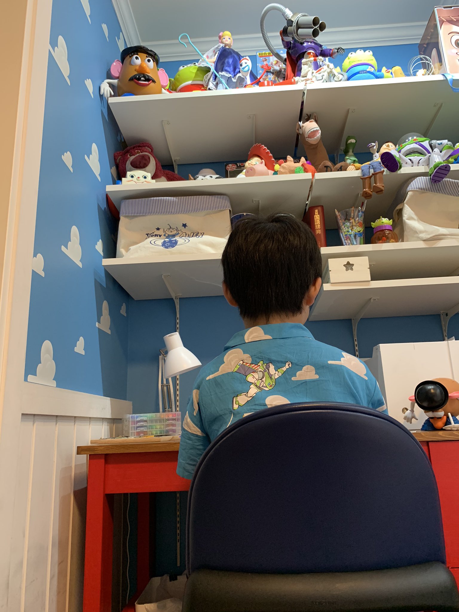 のりこ 息子 雲まみれ トイストーリー アンディの部屋 Diy のりこ 息子 雲まみれ トイストーリー アンディの部屋 Diy