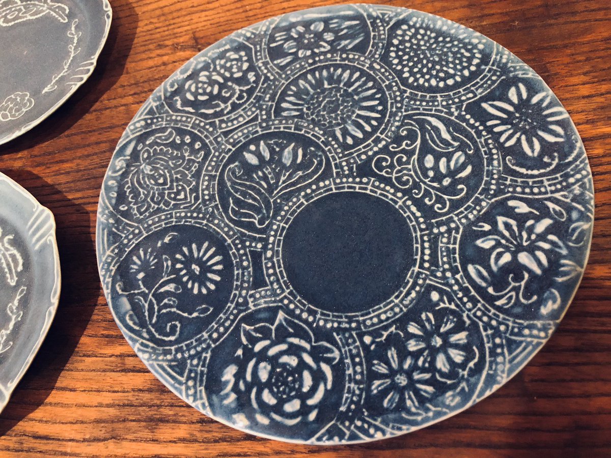 望月万里さんのお皿を買わせて頂きました。月花コインコラージュタイル