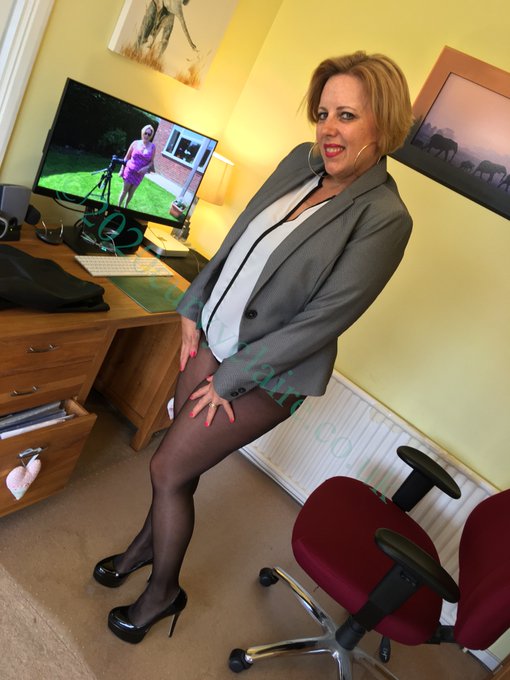 Remember my YouTube "Office Day Catchup" https://t.co/WwqZJcYqwR see the photo's I did afterwards at<a href="/tag/leather"class="tags"><span>#leather</span></a><a href="/tag/highheels"class="tags"><span>#highheels</span></a><a href="/tag/mini"class="tags"><span>#mini</span></a><a href="/tag/suits"class="tags"><span>#suits</span></a><a href="/tag/suit"class="tags"><span>#suit</span></a><a href="/tag/stilettos"class="tags"><span>#stilettos</span></a>