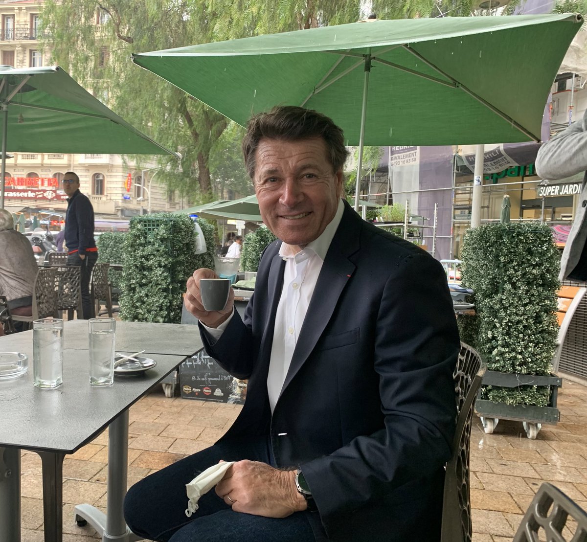 cestrosi's tweet photo. Avant l’orage, ballade à vélo pour rejoindre les marchés Fontaine du Temple et de la Libé et saluer nos maraîchers et commerçants. #Nice06 https://t.co/CoYER6hOtP