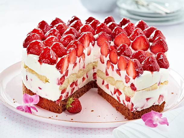 wolfig_'s tweet photo. Italienische Erdbeer Mascarpone Torte
Guten Hunger https://t.co/z3rMwW2fKa
