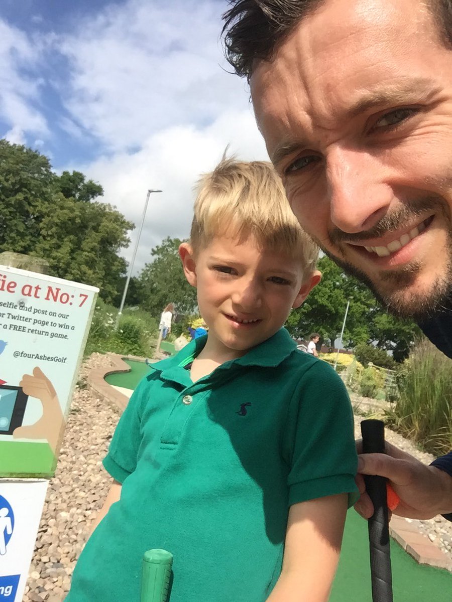 Youandme_plus3's tweet photo. @FourAshesGolf  selfie @7 😀👍🏻 https://t.co/PyBS1uQolL