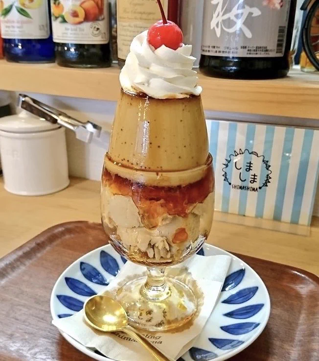 大きさも見た目も素晴らしい！？「紫陽花パフェ」と「プリンパフェ」！