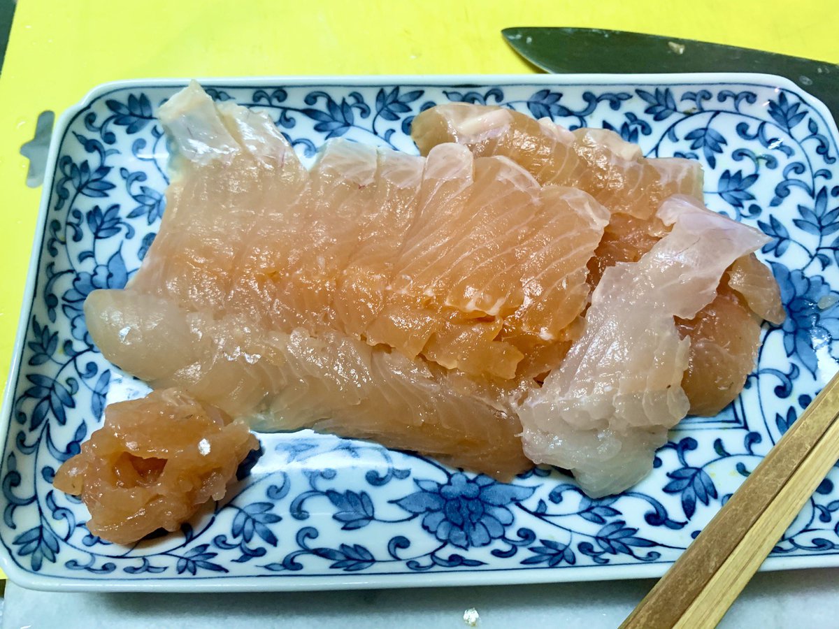 ハンサムワタル とりあえず刺身 うんま っ サケ科だけあってサーモンに似てる でもあぶらのってるのにしつこくない 川魚 なのに臭み全くない 刺身だこれ うめー ハンサムワタル とりあえず刺身 うんま っ サケ科だけあってサーモンに似てる でもあぶらのってるのにしつこくない 川魚 なのに臭み全くない 刺身だこれ うめー