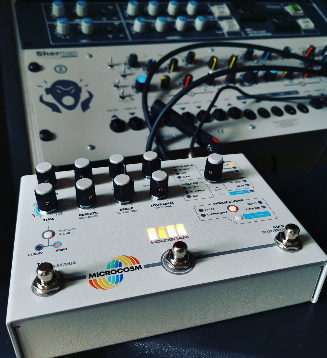 #hologramelectronics #microcosm