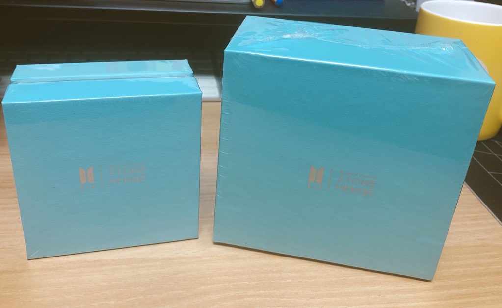 12mozzi's tweet image. 방탄 생일에 딱 맞춰서 도착!!
민트 + 보라 조합 패키지 너무 이쁘잖아!
부적처럼 잘 걸고 다녀야지 💜

#StoneHengexBTS
#MomentOfLight
#BTS #BTSARMY 
#7ToEternityWithBTS