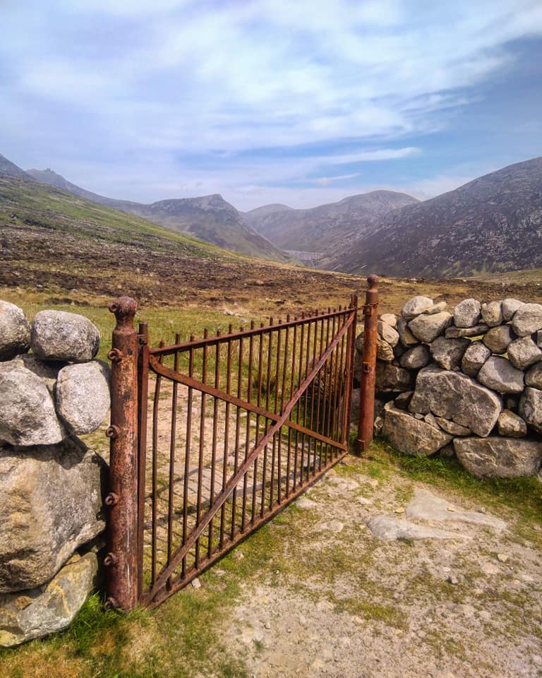 Beautiful Mourne Mountains, Co Down, N  #Ireland. Mournes are made up of 12 mountains with 15 peaks & include the famous Mourne wall (keeps sheep & cattle out of reservoir)! Area of Outstanding Natural Beauty. Partly  @NationalTrustNI.Daniel Mcevoy (with lovely cat!)  #caturday