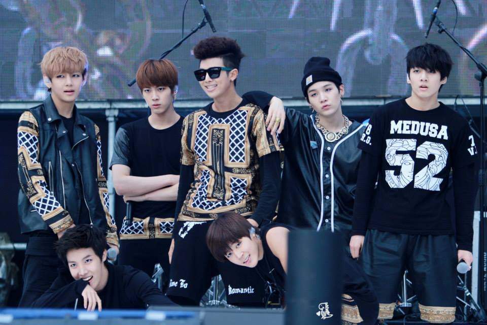 Bts лет. Имена группы bts. Bts лет. Группа бтс 2018. Бтс фотосессия 2017.