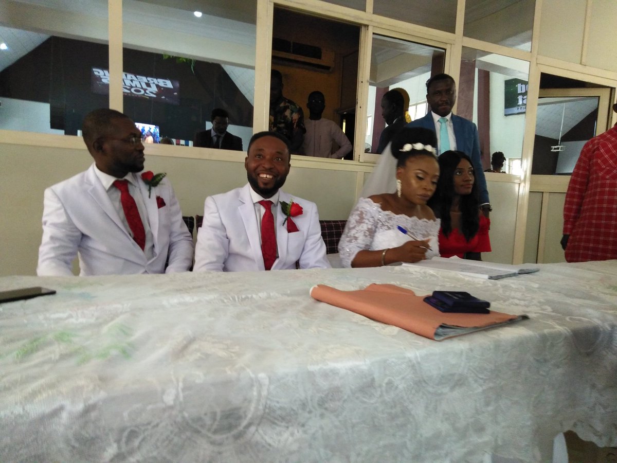 Jnwamson's tweet photo. CONGRATULATIONS PST& Mrs Clara Kufre
God bless your new #Home
Drop a prayer for them & you αre next to be celebrated globally
#LatestCouple 👫
#FaithfulGod
#💒 👗 🎂 https://t.co/6T0fTmYW3G