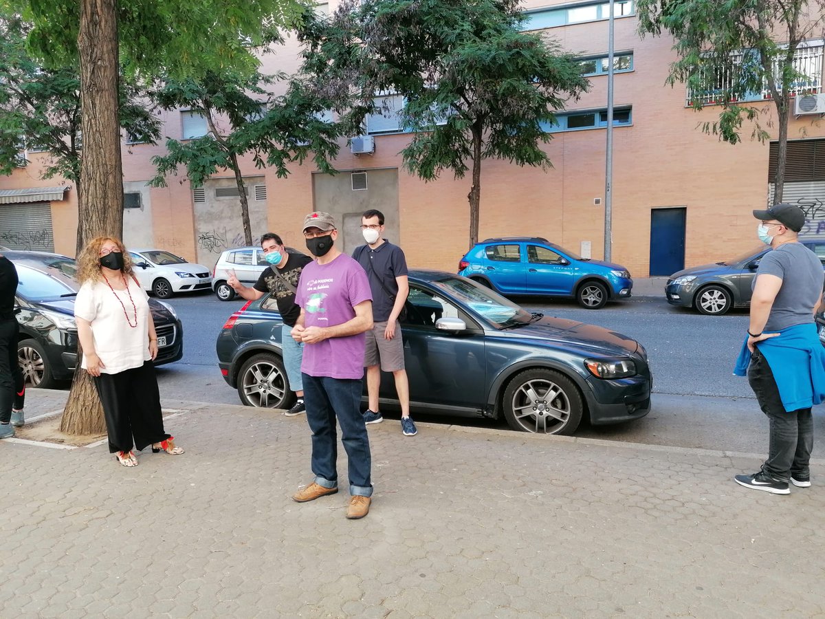 Podemos_SevEste's tweet photo. Increíble la cantidad de voluntarios. Campaña donación de sangre en Sevilla.
Este Viernes día 12 de, hemos quedado algunos compañeros del Círculo Podemos Sevilla Este - Torreblanca para donar sangre en la sede IU en la calle Donantes de Sangre, Sevilla Este. https://t.co/cCuE5ht4Ph